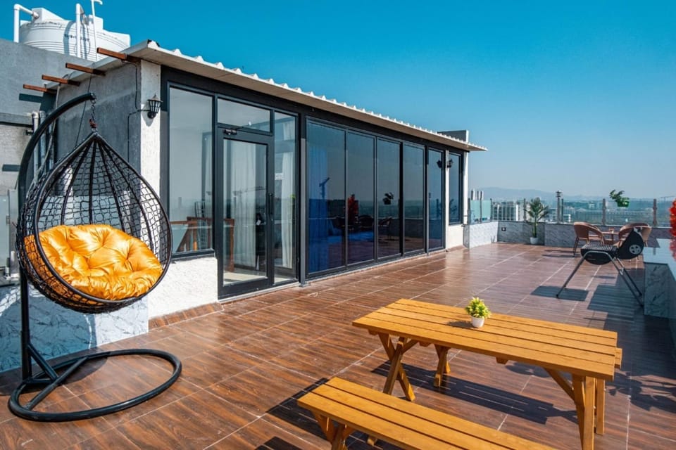 Property building, Patio, Day, Natural landscape, View (from property/room), Balcony/Terrace, Living room, Seating area, sunbed
