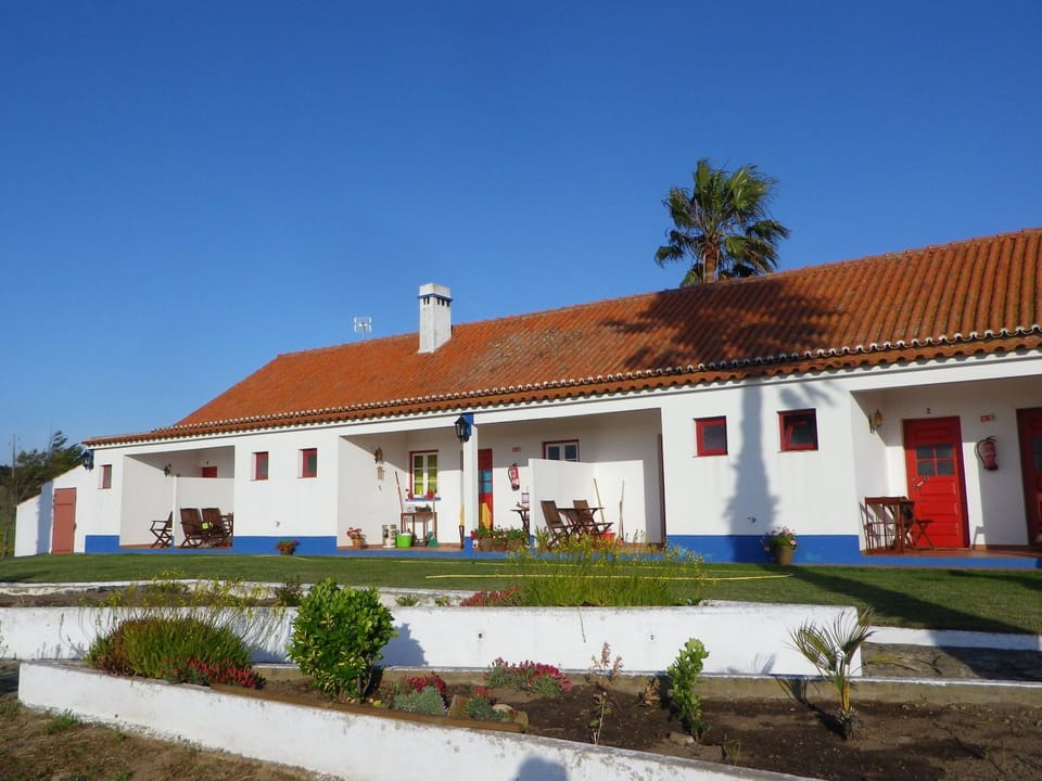 Herdade Do Pessegueiro Farm Stay in Setubal District