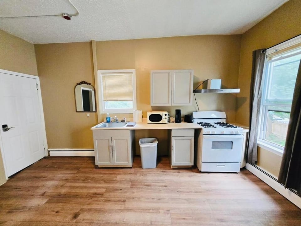 532 Nice apartment near Whole Foods, Brown University, Providence Downtown and Hospitals Apartment in Providence
