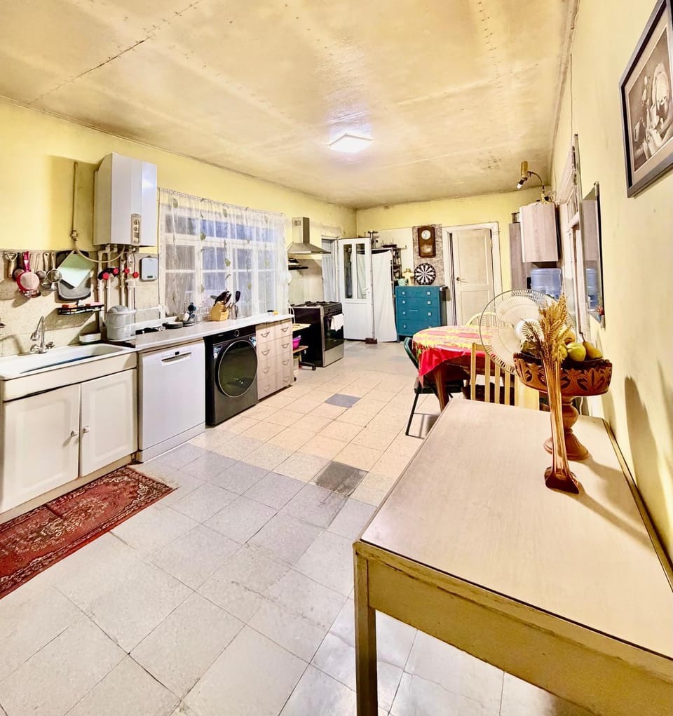 Kitchen or kitchenette, kitchen