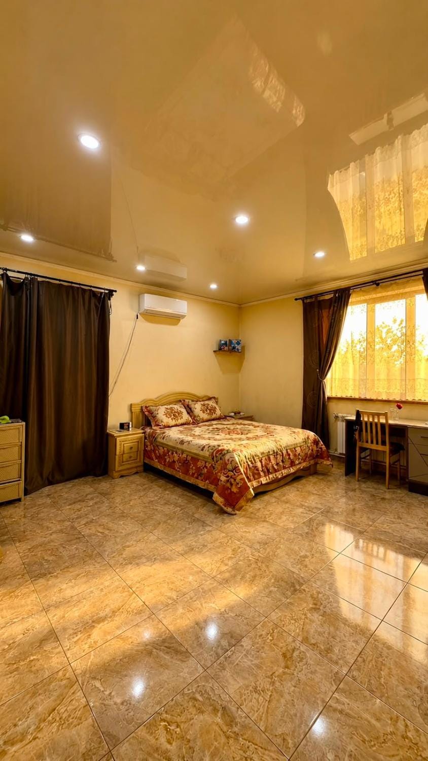 Bed, Photo of the whole room, Bedroom, air conditioner