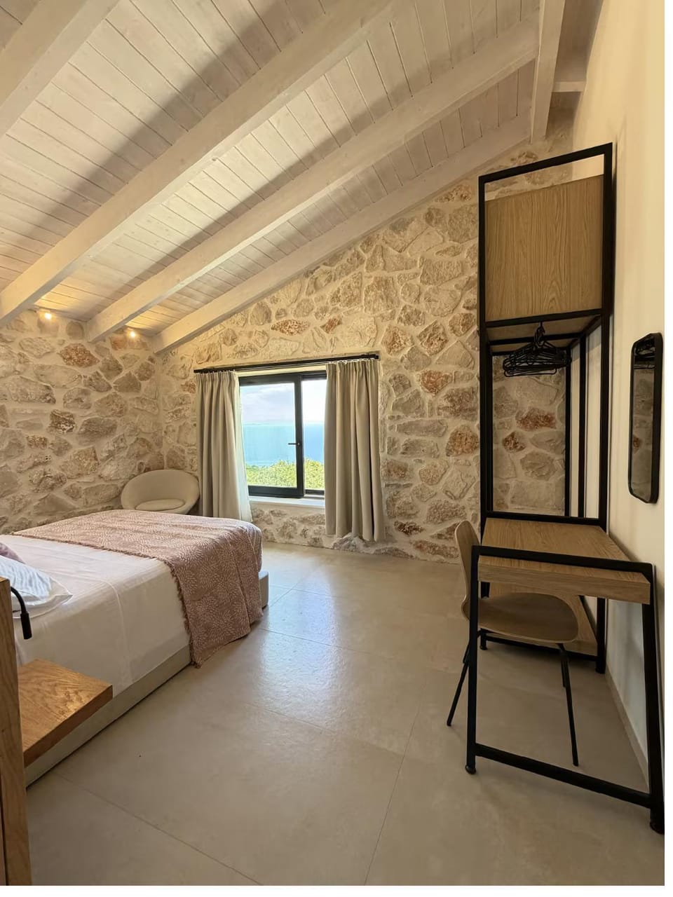 Michael Villa Bed and Breakfast in Katastari