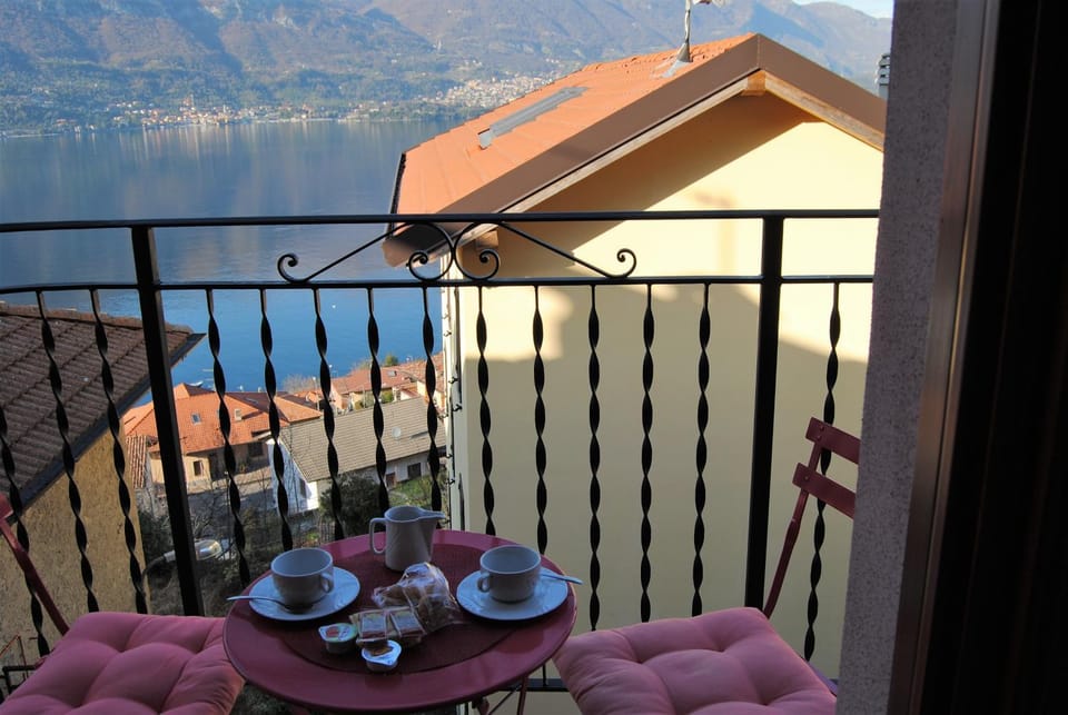 Balcony/Terrace, Lake view