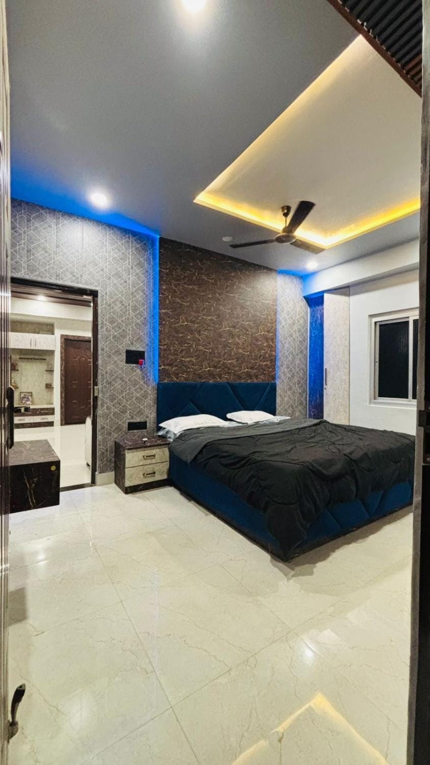 RD STAYCATION near KV temple Apartment in Varanasi