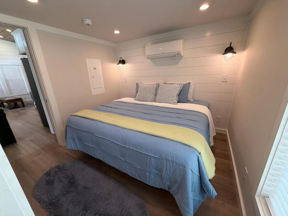 Cottonwood Modern Tiny Home House in Vicksburg