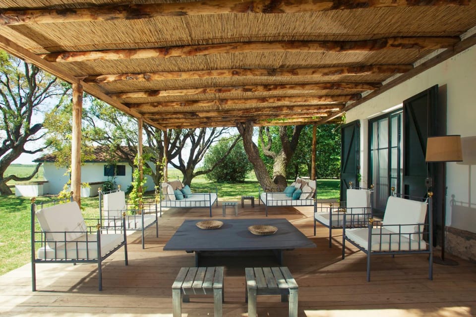 Patio, Spring, Day, Garden, Living room, Seating area, Dining area, Garden view