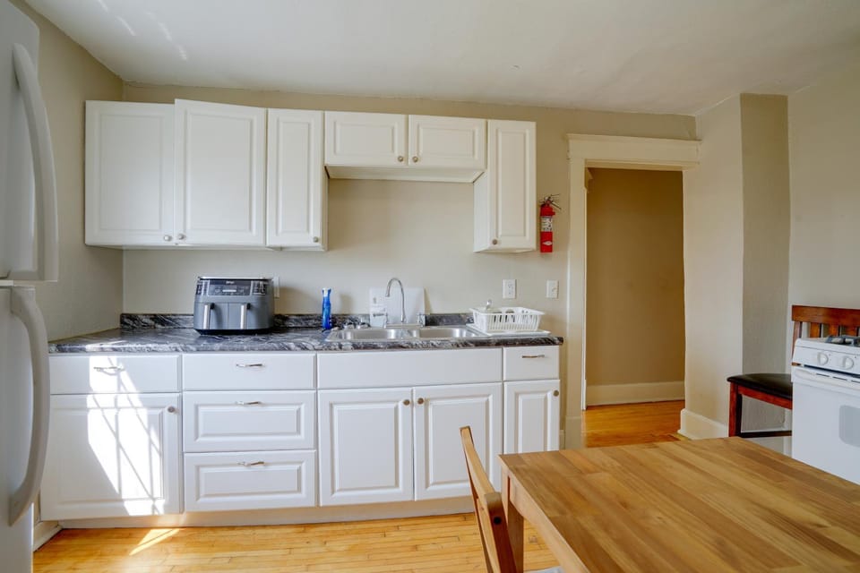 Twin Cities Duplex Near Downtown Minneapolis Apartment in Saint Paul