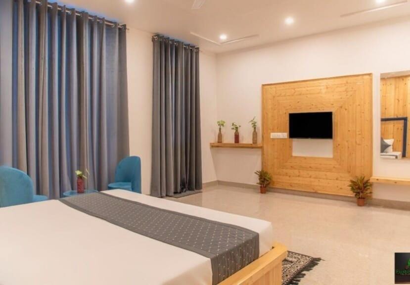 The Mukesh Hospitality l Kasauli l Self Cooking l 1BHK Apartment By Crown Stays Apartment in Himachal Pradesh