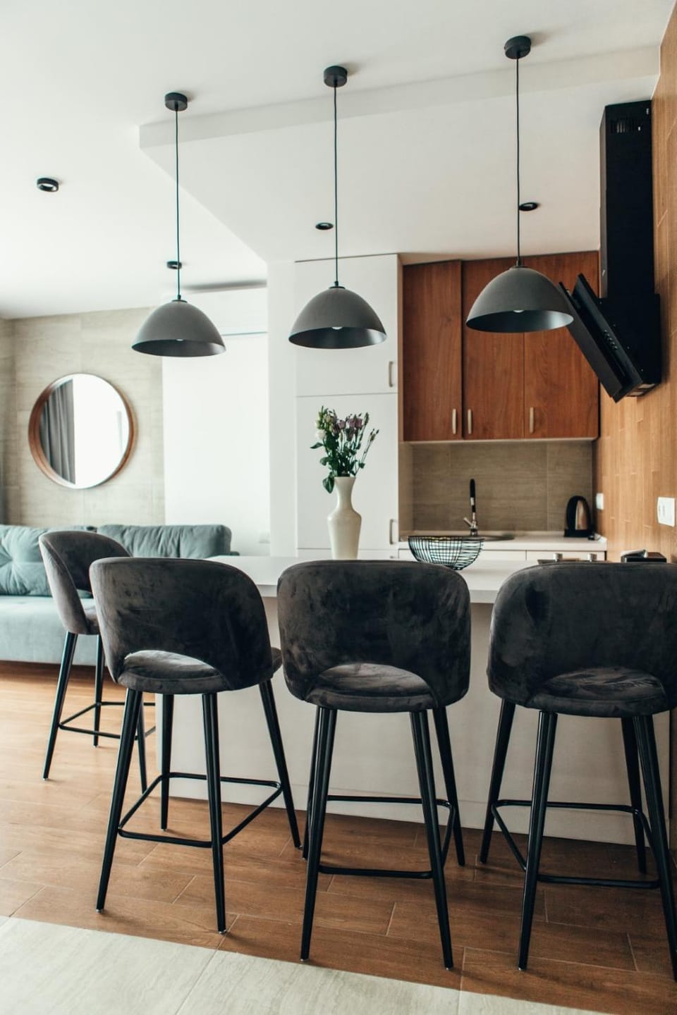 TV and multimedia, Kitchen or kitchenette, Living room, Seating area, Dining area
