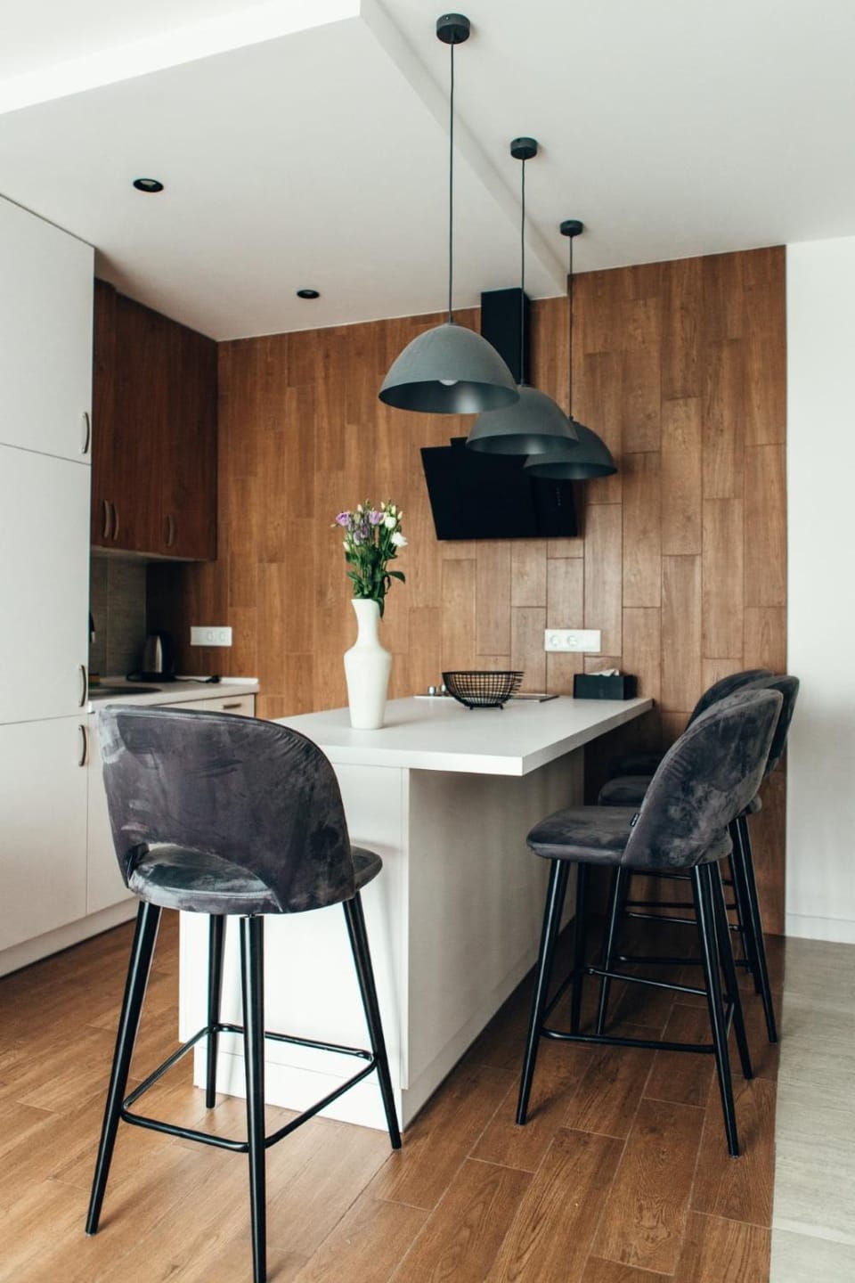 Kitchen or kitchenette, Living room, Seating area, Dining area