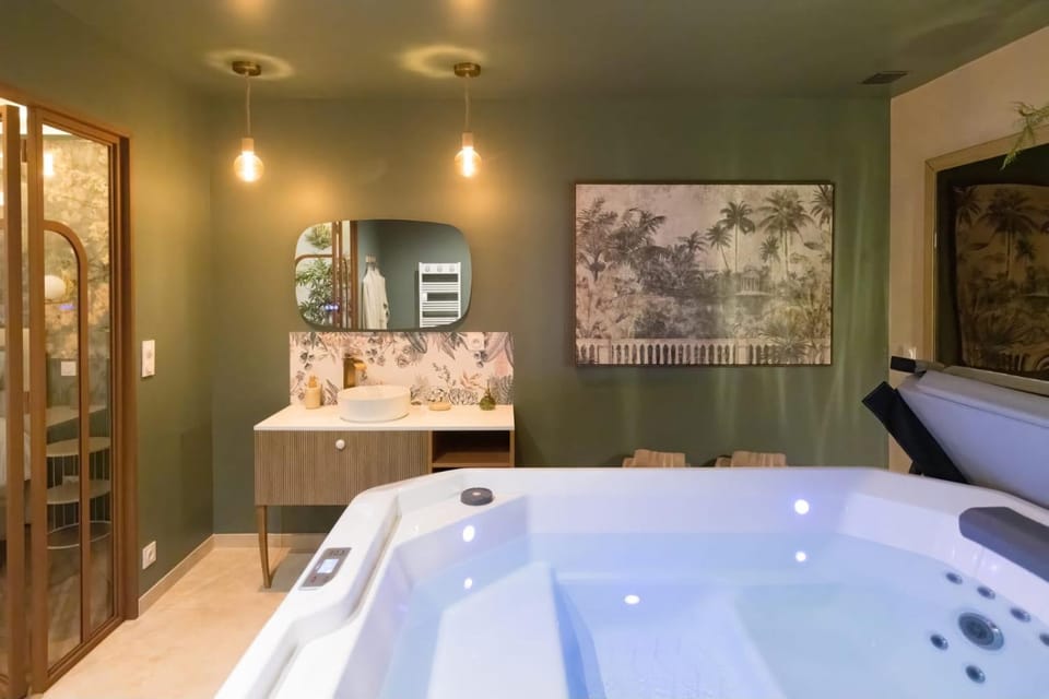 Suite d'exception spa privatif en Duo Néroli Apartment in Vendôme