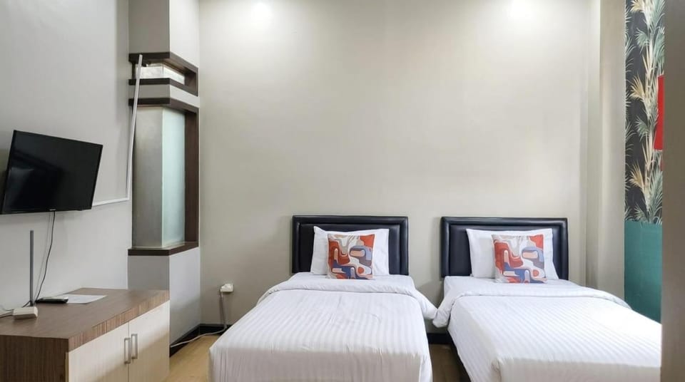 Teras Waruga Syariah by Ezzego Bed and Breakfast in Parongpong