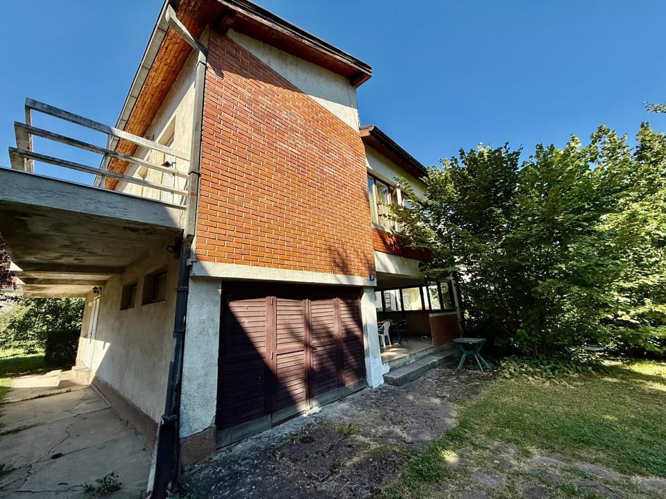 Property building, Balcony/Terrace