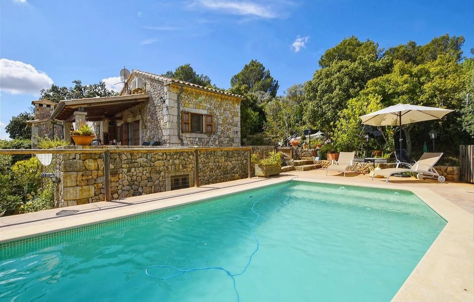 Bonita finca increíbles vistas y piscina 4 pers House in Raiguer