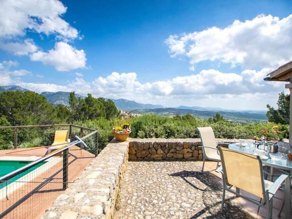 Bonita finca increíbles vistas y piscina 4 pers House in Raiguer