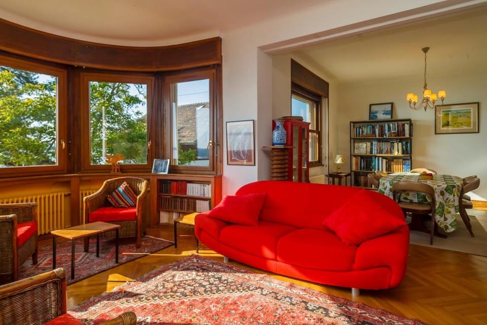 Living room, Lake view