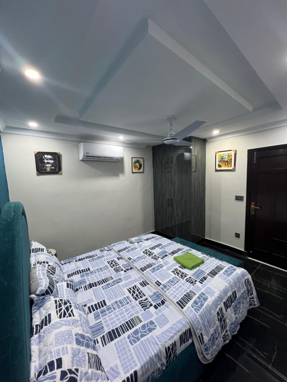 Cozy Embrace Luxury 2-BHK Apartment Apartment in Lahore