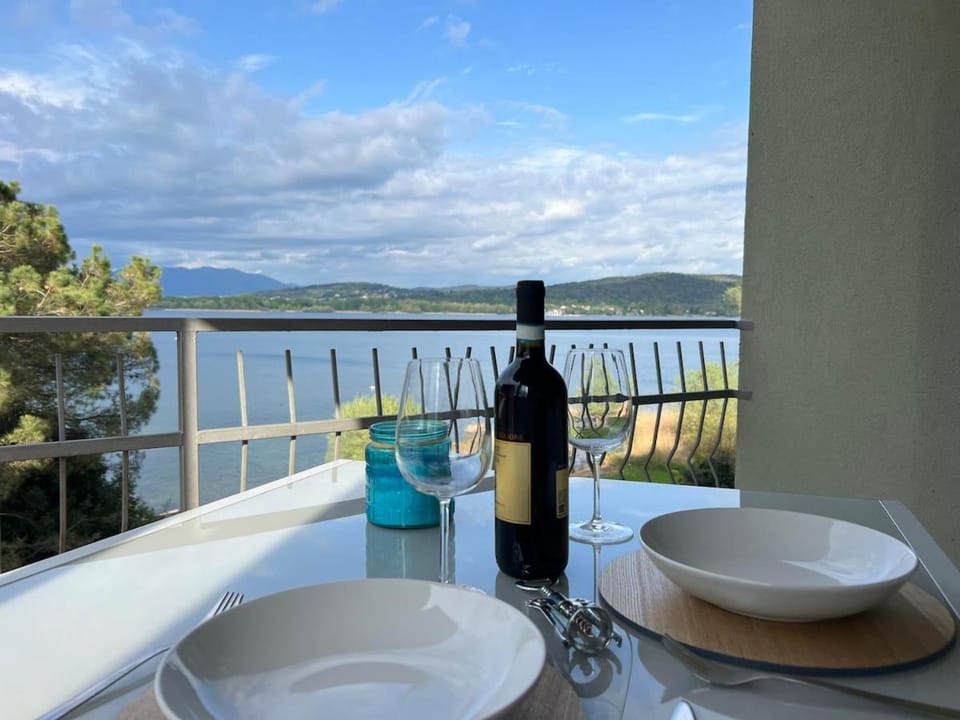 Panorama Blu - Lake View Apartment in Arona