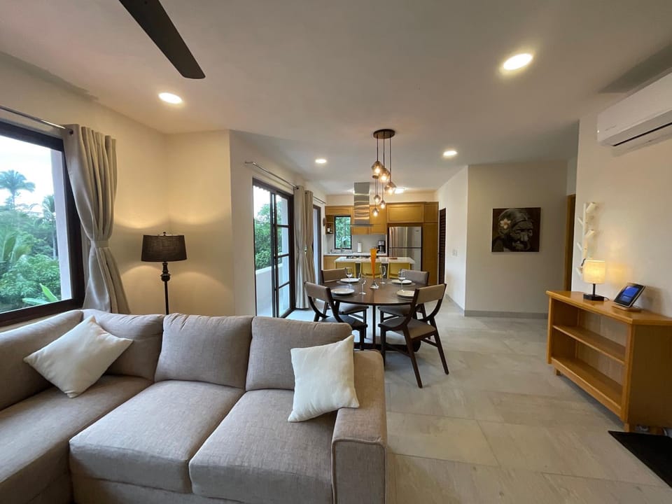 Living room, Dining area