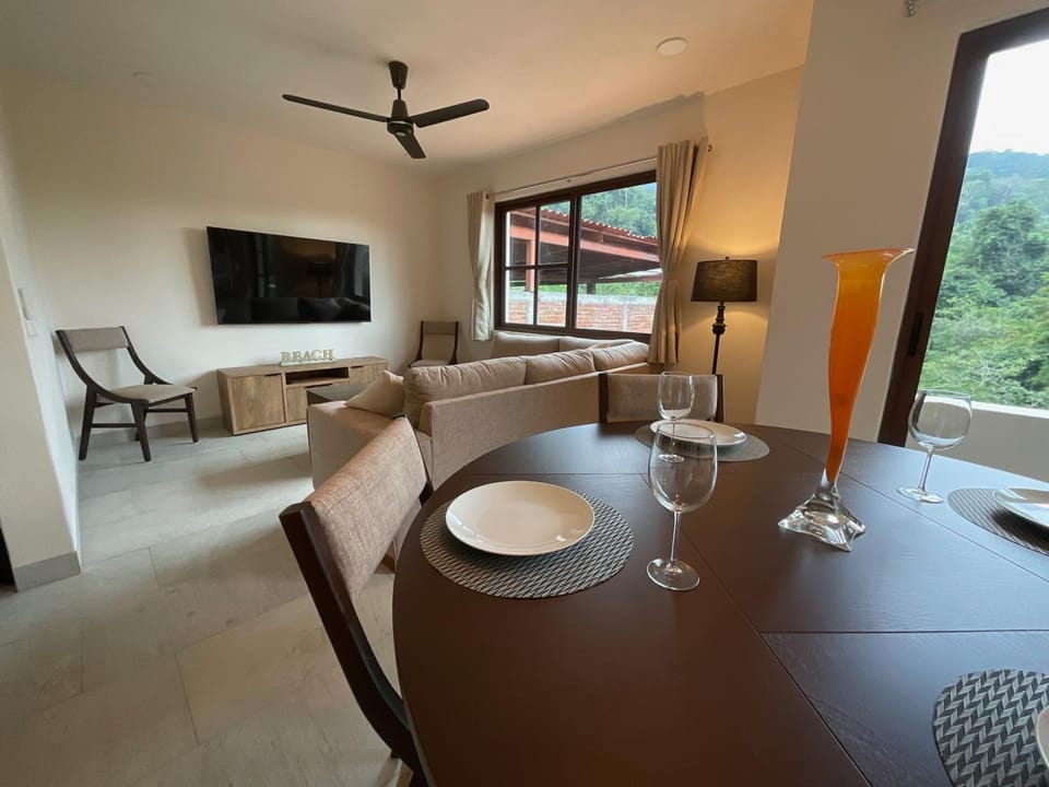 Living room, Dining area