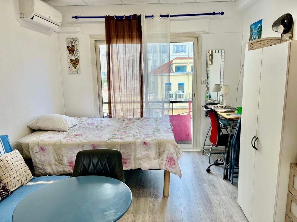 Un nid en centre-ville Apartment in Cannes