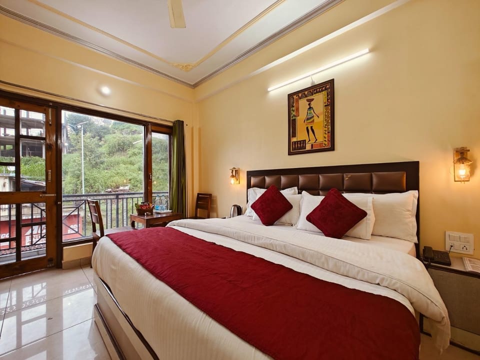 Bed, View (from property/room), Photo of the whole room, Bedroom