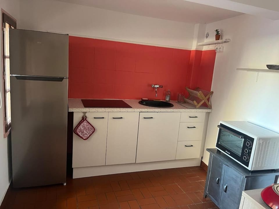 Studio avec terrasse au pied de la Cité Apartment in Carcassonne