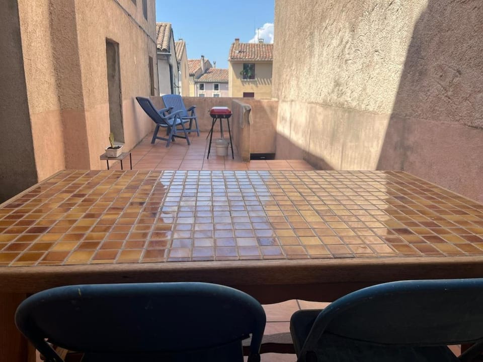 Studio avec terrasse au pied de la Cité Apartment in Carcassonne