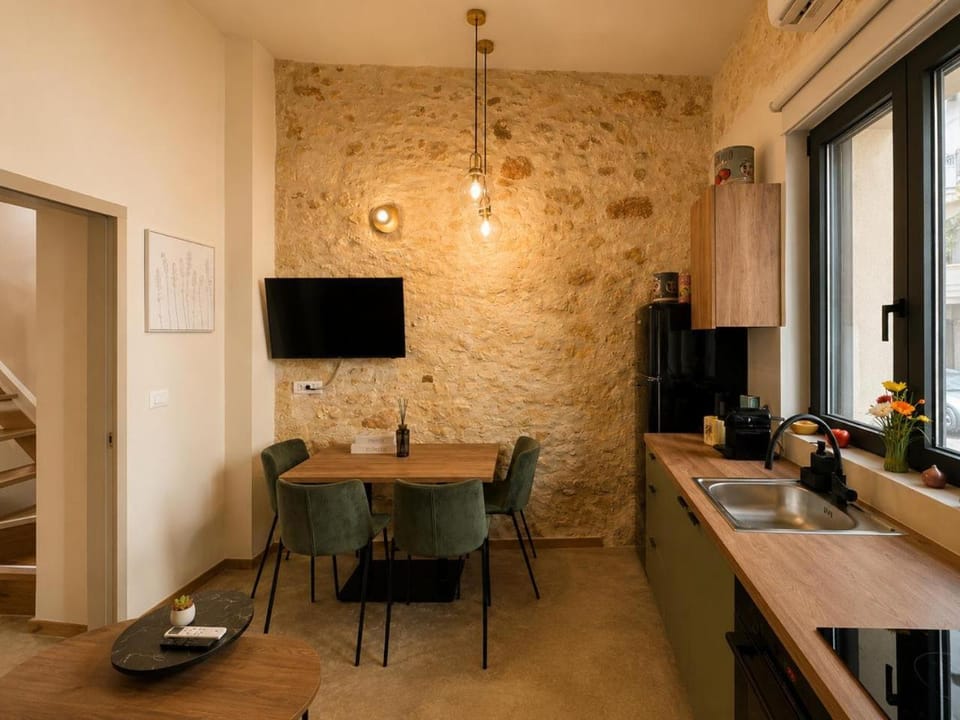 Ohana Urban Loft II With Garden Apartment in Chania