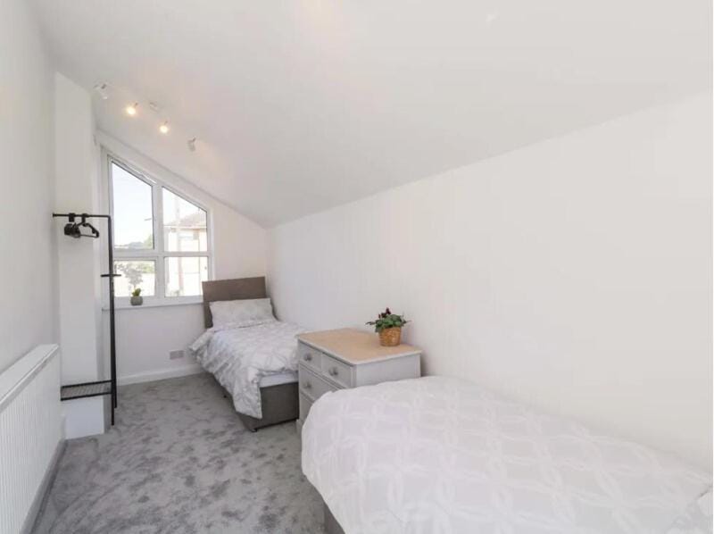 Quiet conveniently placed house close to Bath City House in Bath