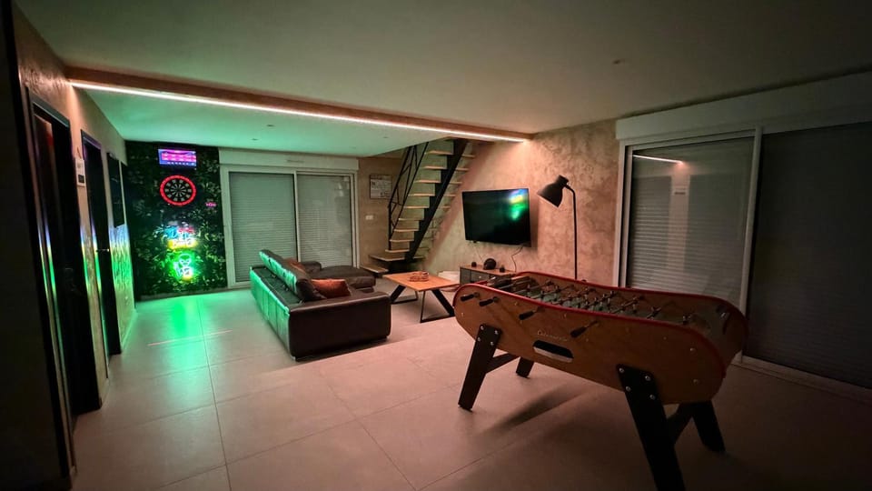 Le QG détente baby-foot, fléchettes et terrasse House in Hauts-de-France
