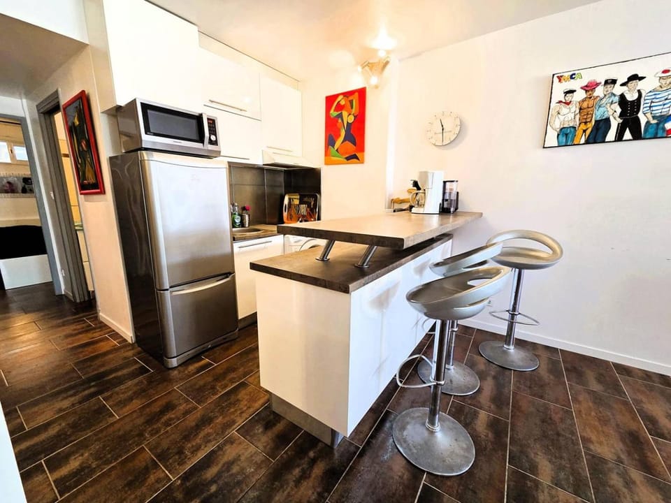 703 Grand appartement T2 pers Port Ambonne 1ème étage Apartment in Agde