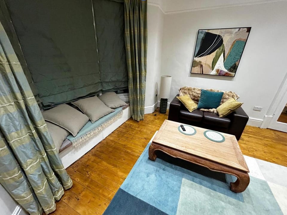 Living room, Decorative detail, Seating area