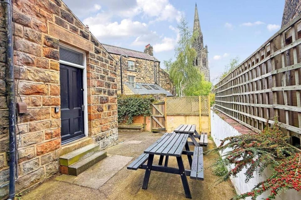 Patio, Day, Garden