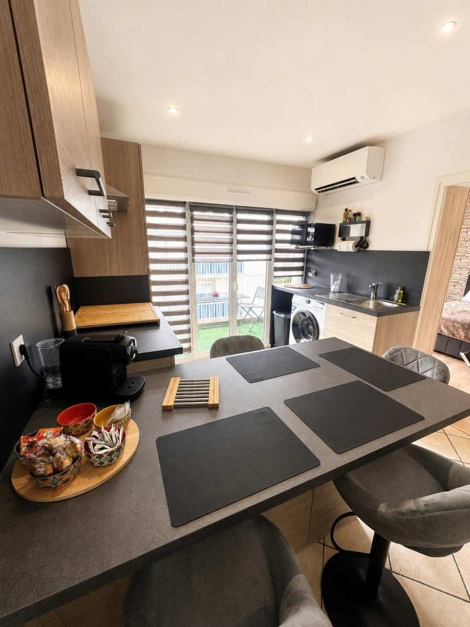 Riviera Escape - Balcony - Air Conditioning - Private Parking Apartment in Cagnes-sur-Mer