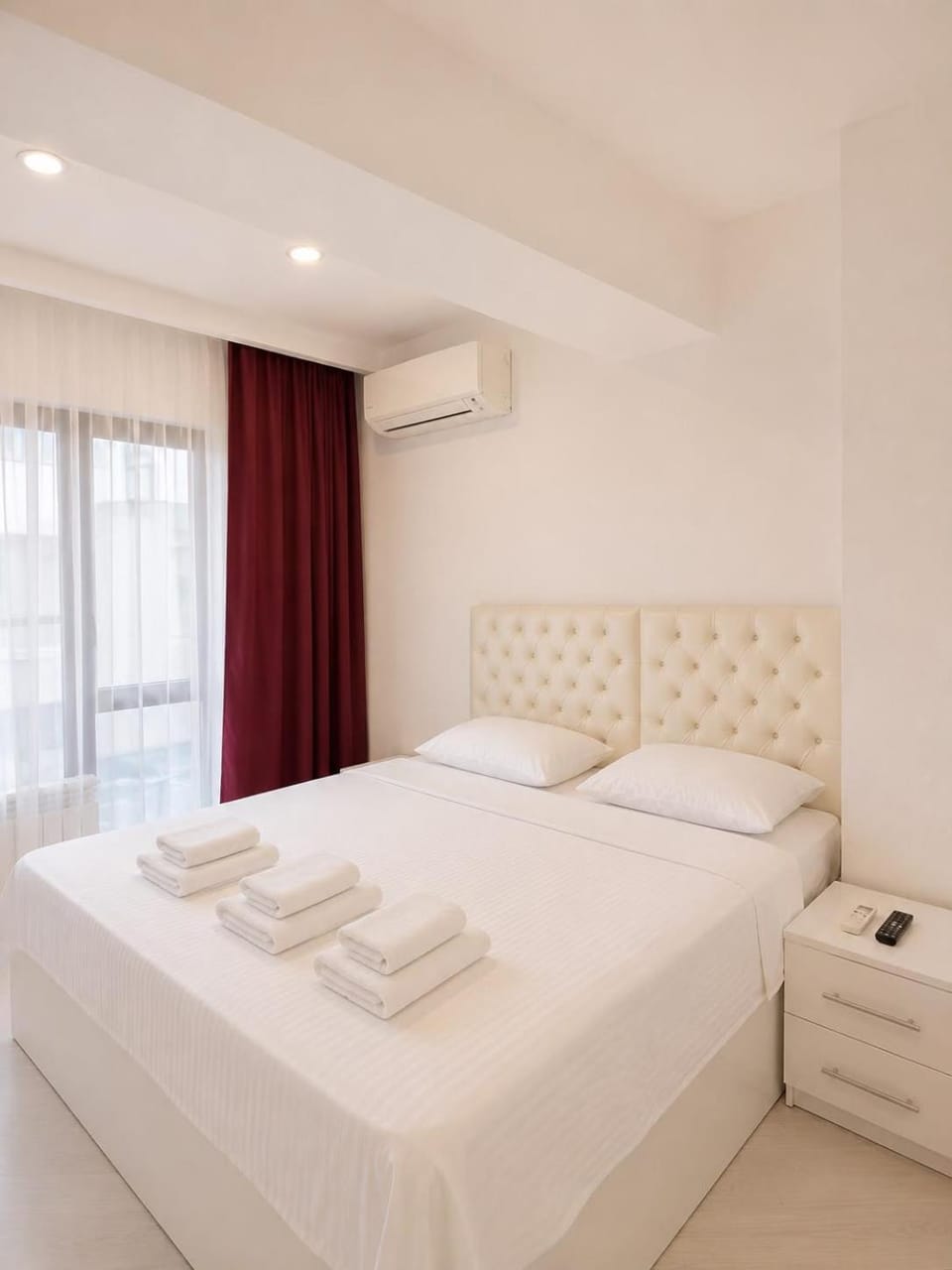Bed, Photo of the whole room, Bedroom, towels, air conditioner