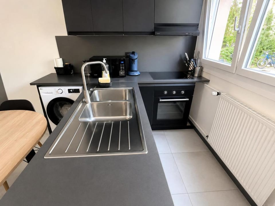 Appartement avec parking privé près du Canal de l'Ourcq Apartment in Pantin