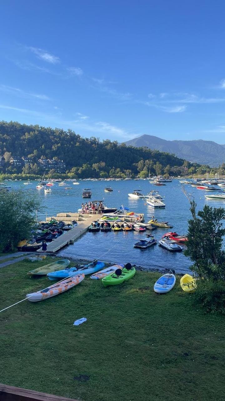 Casa 9 personas acceso lago cerca de centro de ski House in Pucon