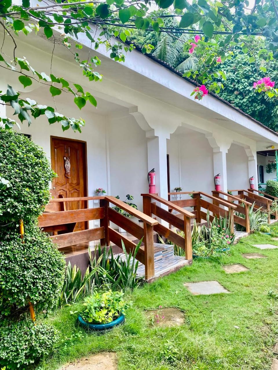 Queen Deluxe Room III Fuego Island Guest House By Fuego Island Private Resorts Hotel in Siquijor