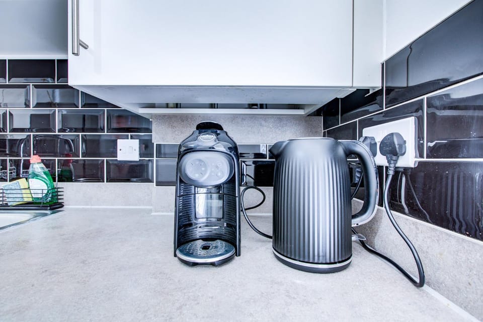 Coffee/tea facilities, Internal: Not applicable to any particular room