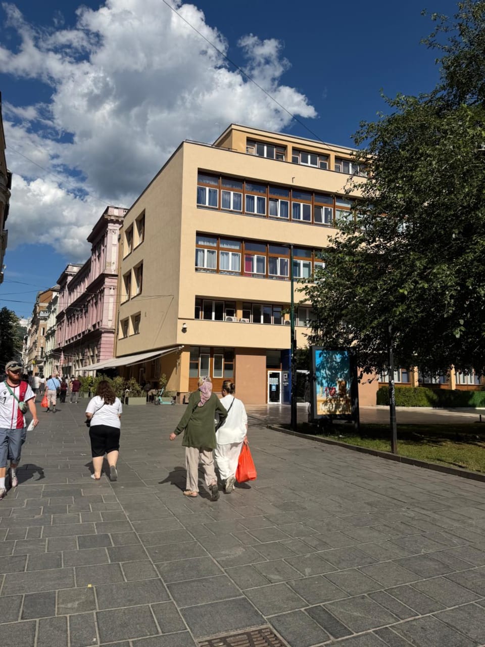 Street view, Location