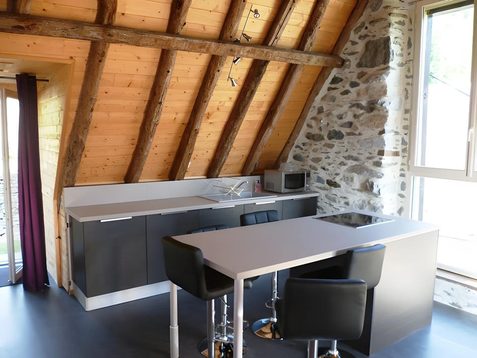 Property building, Kitchen or kitchenette, Living room