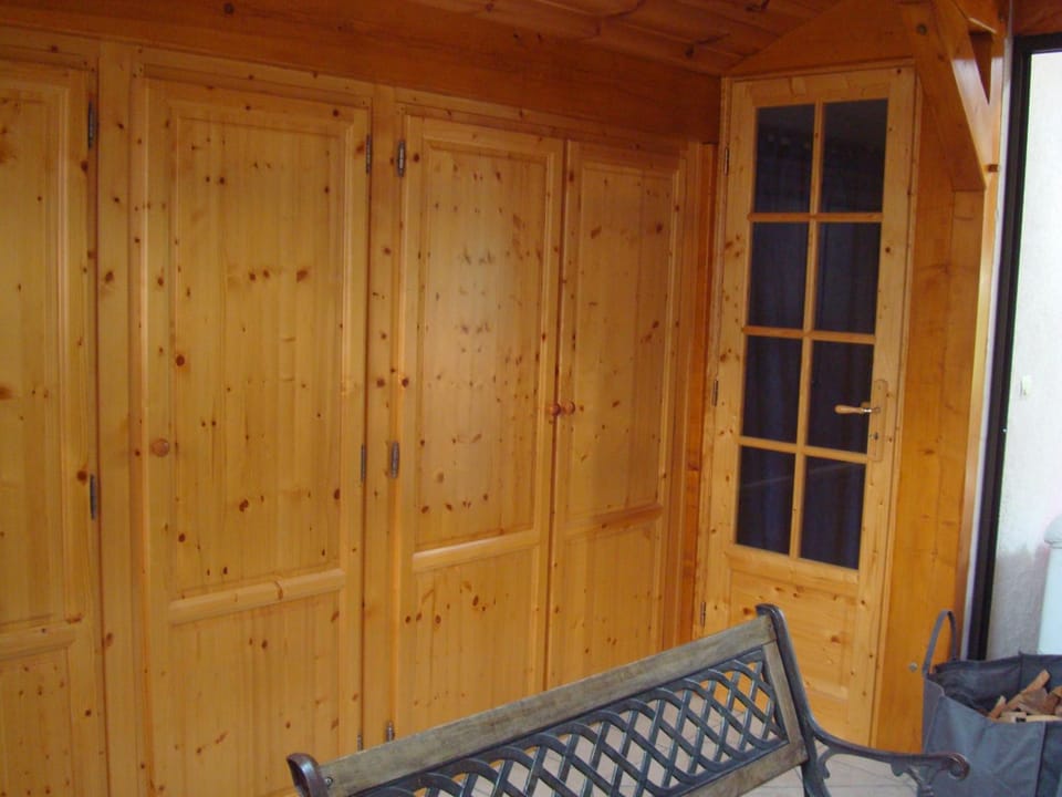 Facade/entrance, storage, wardrobe
