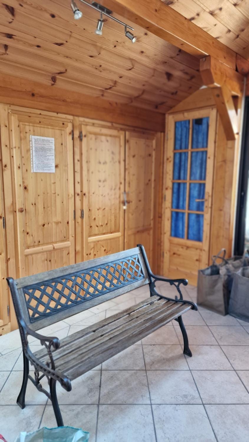 Facade/entrance, storage