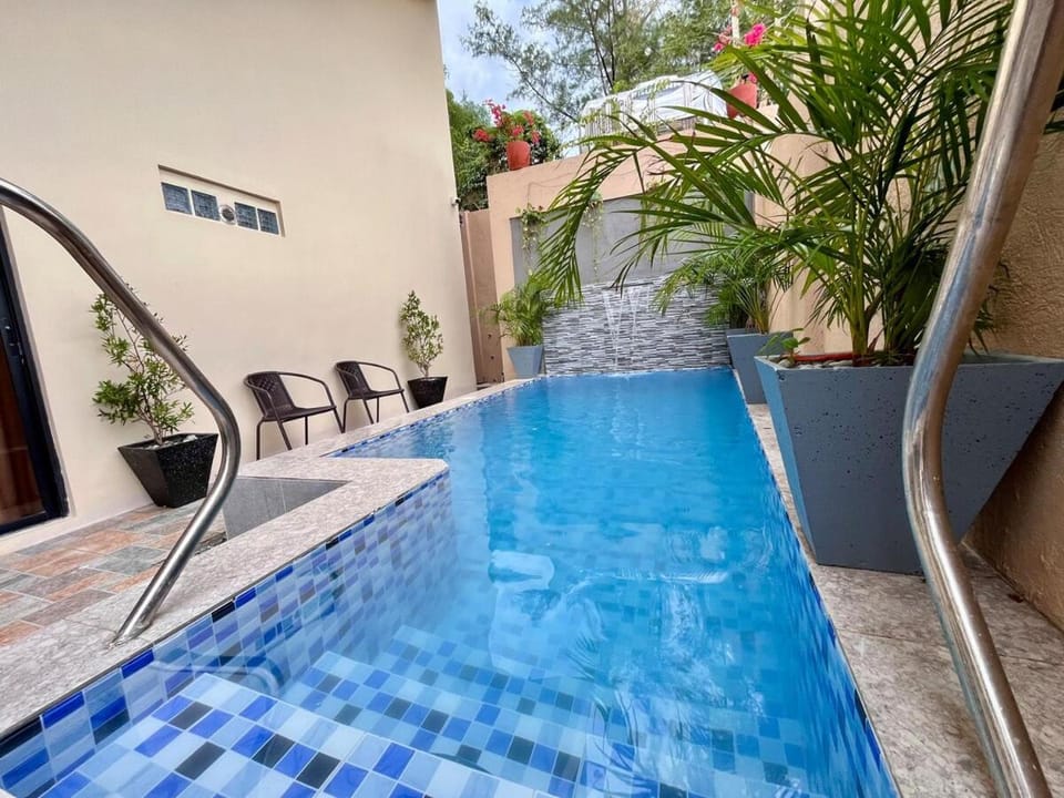 2BR Modern Suite Own Kitchen, Near Beach, Subic bay Yacht Apartment in Olongapo