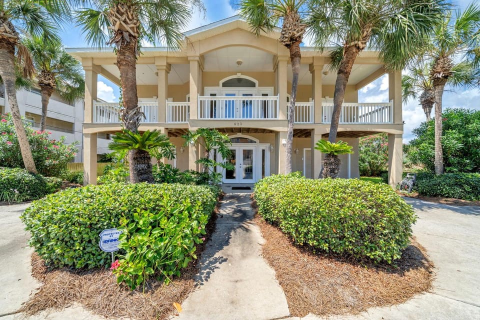 Joy by the Sea large home w harbor views pet friendly private dock House in Destin