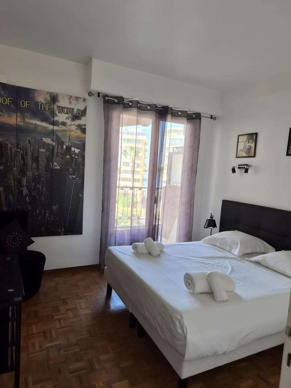 Property building, Living room, Bedroom