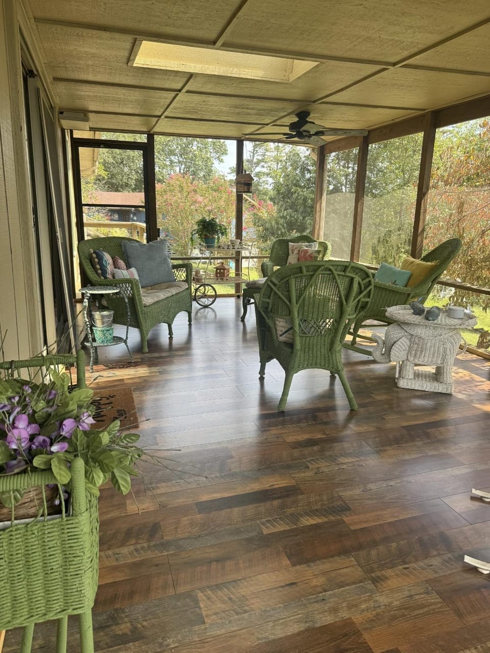 Patio, Day, View (from property/room), Balcony/Terrace, Living room, Seating area
