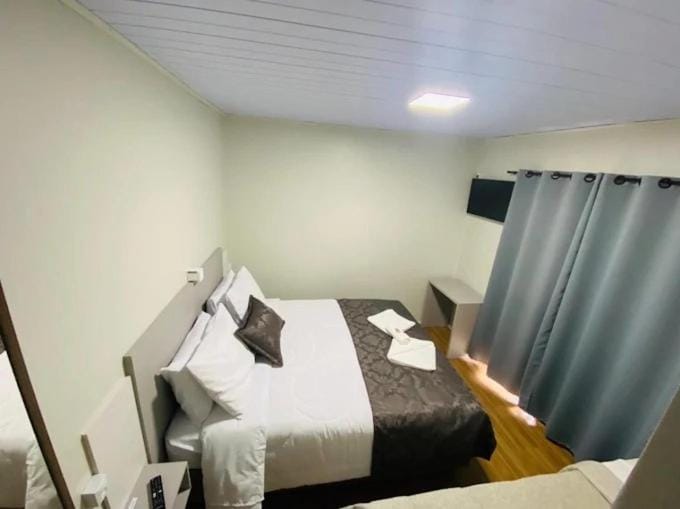 TV and multimedia, Photo of the whole room, Bedroom