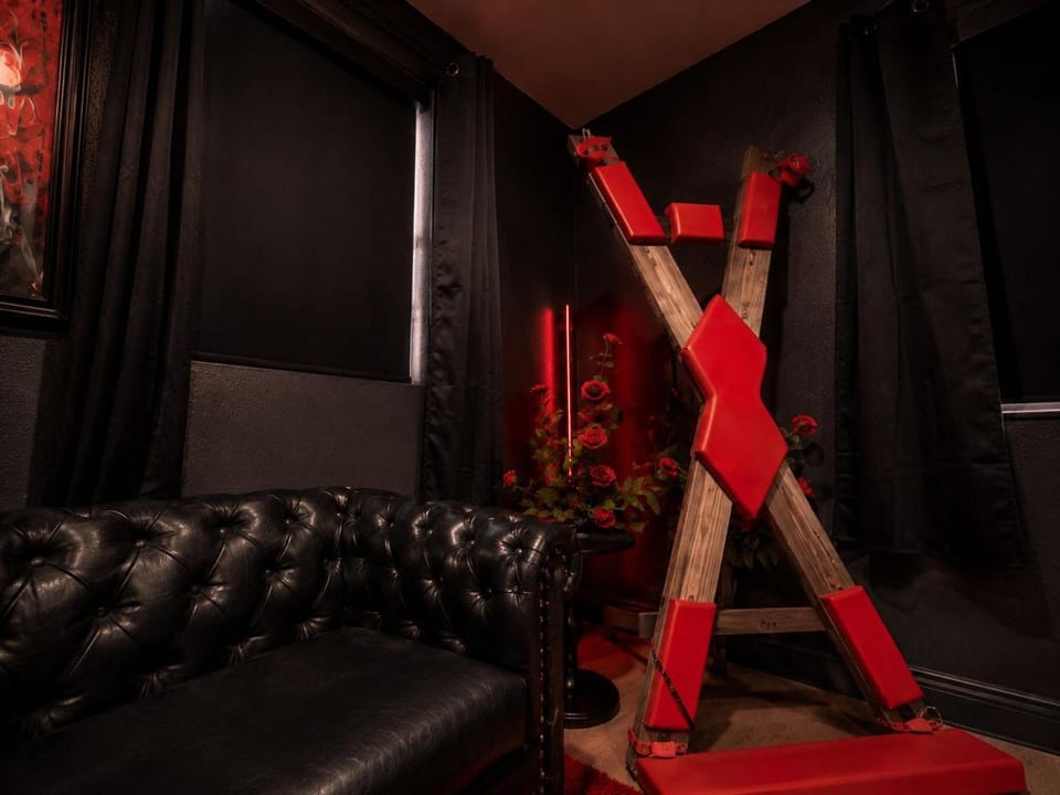 Lounge or bar, Decorative detail, Seating area